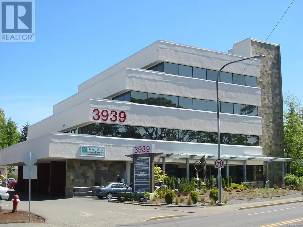201 3939 Quadra St, Saanich